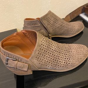 Indigo brand booties size 7.5